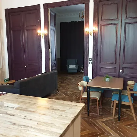 Meubles De L'Arsenal Coeur De Ville ! Angouleme Room photo