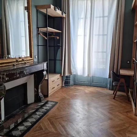 Meubles De L'Arsenal Coeur De Ville ! Angouleme Room photo
