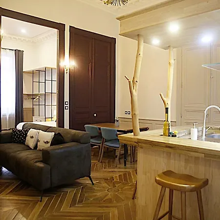 Meubles De L'Arsenal Coeur De Ville ! Angouleme Room photo