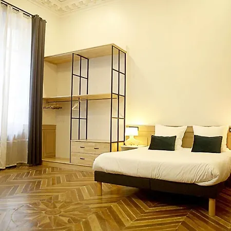 Meubles De L'Arsenal Coeur De Ville ! Angouleme Room photo