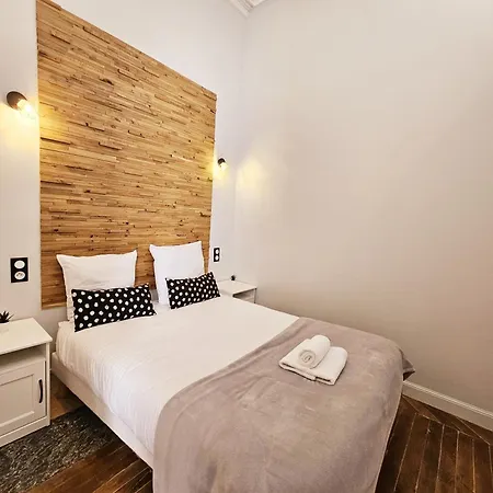 Meubles De L'Arsenal Coeur De Ville ! Angouleme Room photo