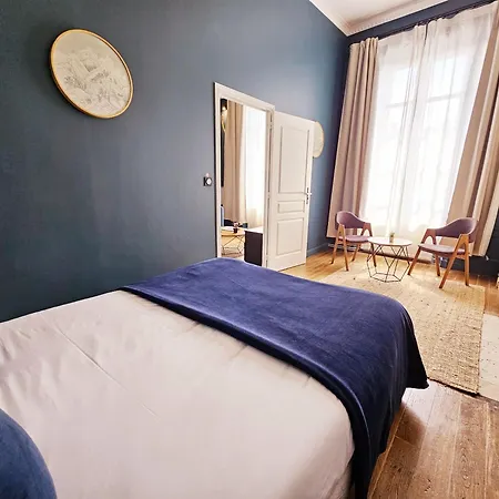 Meubles De L'Arsenal Coeur De Ville ! Angouleme Room photo