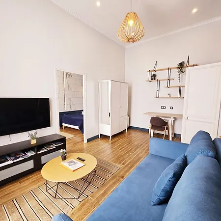 Meubles De L'Arsenal Coeur De Ville ! Angouleme Room photo