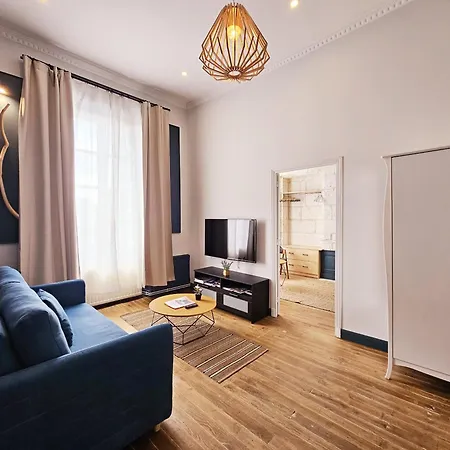 Meubles De L'Arsenal Coeur De Ville ! Angouleme Room photo