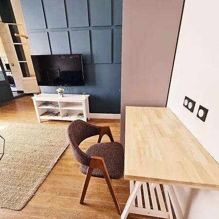 Meubles De L'Arsenal Coeur De Ville ! Angouleme Room photo