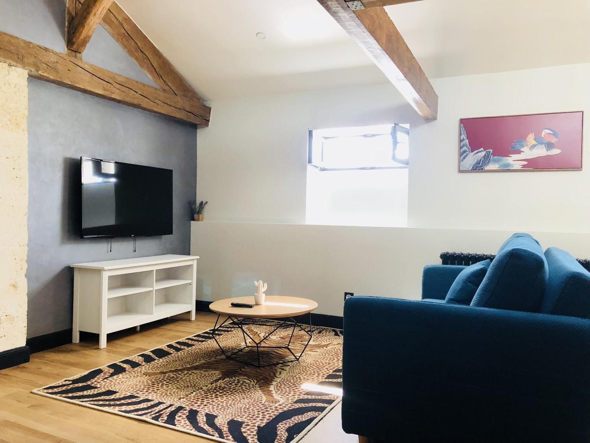 Apartment Meubles De L'arsenal Coeur De !