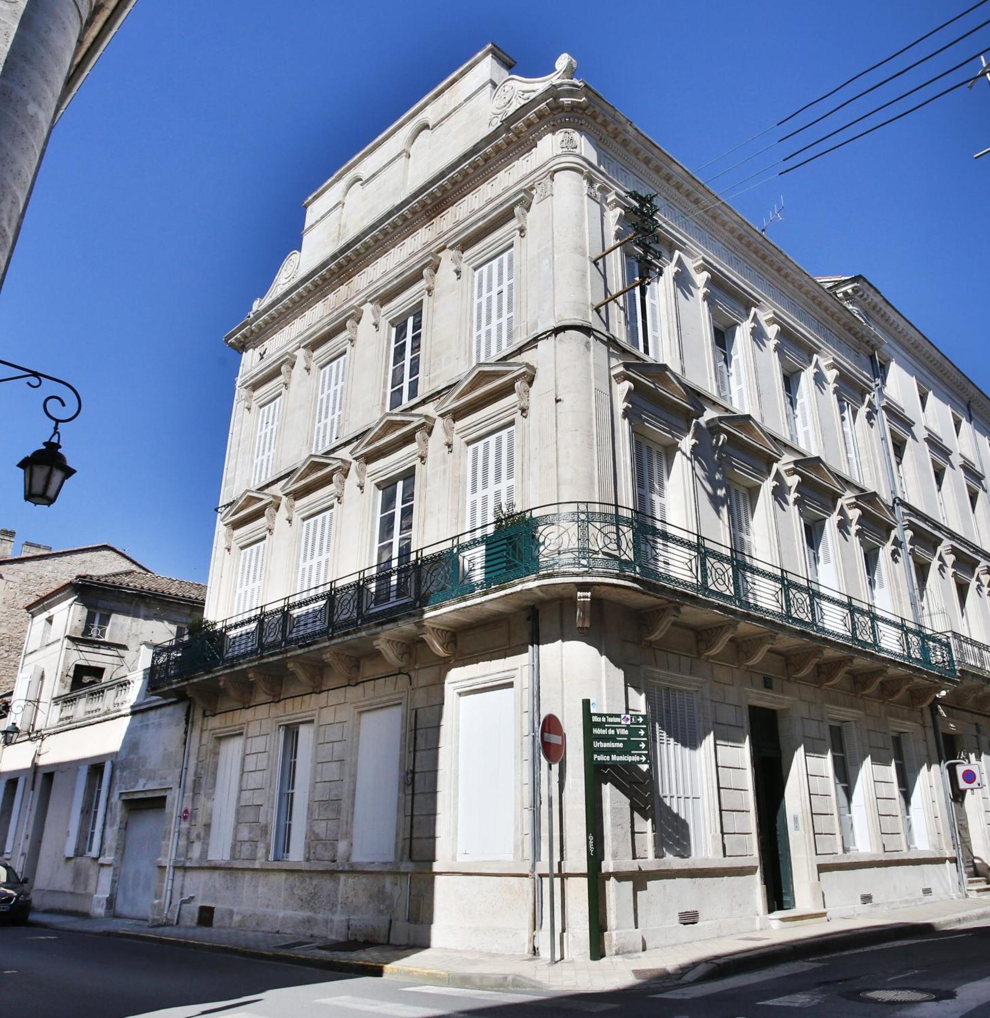 Apartment Meubles De L'arsenal Coeur De ! *